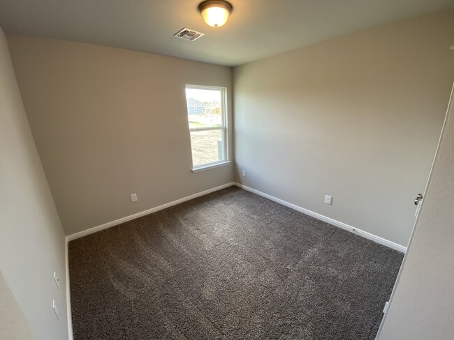 Building Photo - 3031 Dade Loop