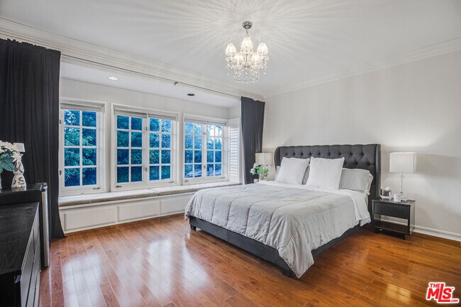 Building Photo - 6111 County Oak Rd