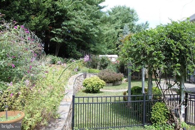 Building Photo - 12506 Seurat Ln