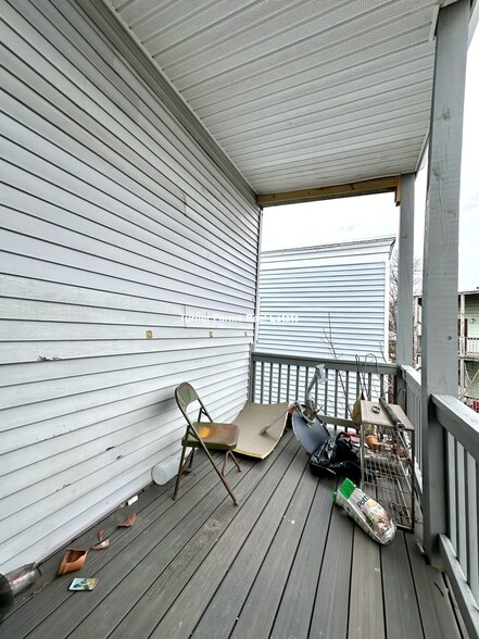 Building Photo - 15 Cawfield St