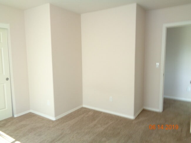 Building Photo - 1815 NW 23rd St