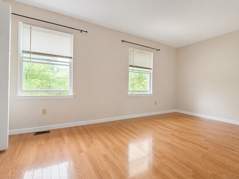 Building Photo - 89 William Patterson Ct