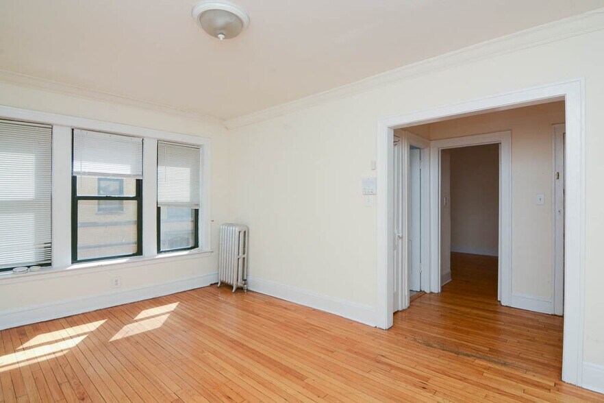 Building Photo - 2336 N Spaulding Ave