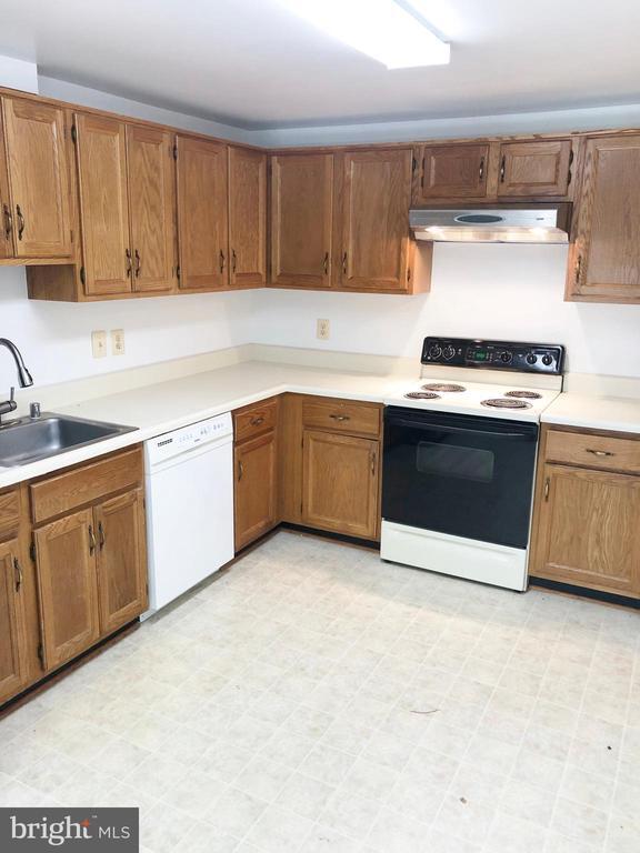 Building Photo - 6620 Greenleigh Ln