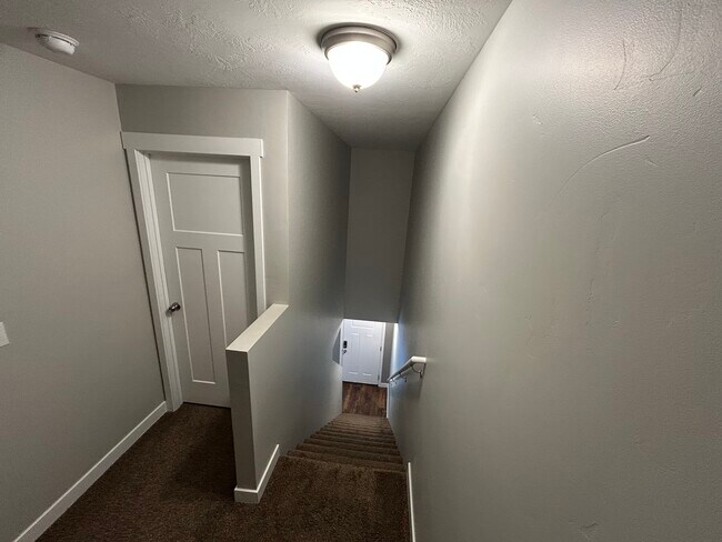 Building Photo - 14369 S Oakfield Way