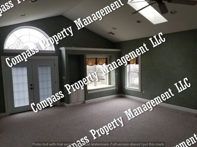 Building Photo - $1895 - 4 Bed, 2 Bath, 2 Car Garage - Lanc...