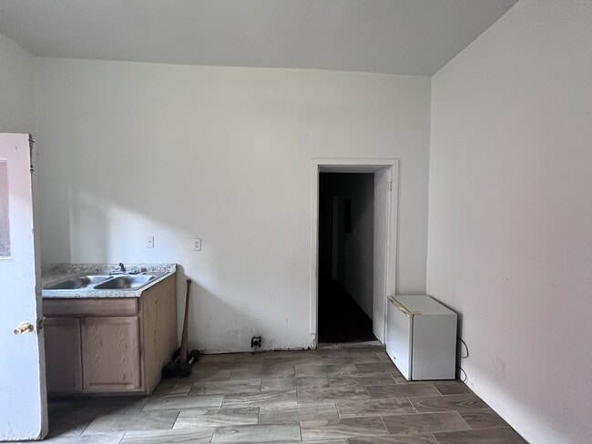 Building Photo - 1309 Yandell Dr