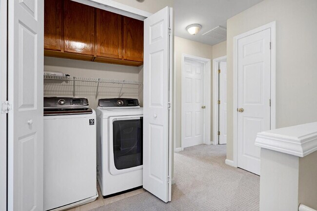 Building Photo - 812 Walnut Woods Dr