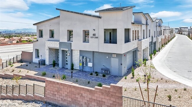 Building Photo - 600 N Carriage Hill Dr