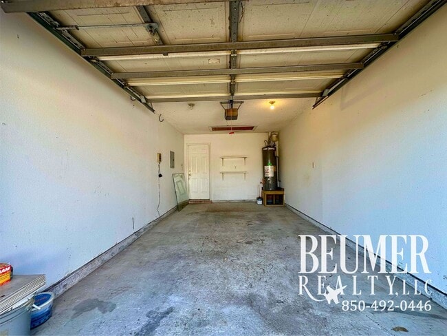 Building Photo - Charming Home with Spacious Backyard and M...