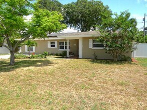Building Photo - Gorgeous 3/2 in Clearwater