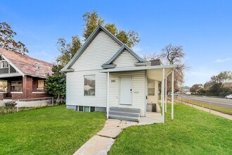 Building Photo - Central Park