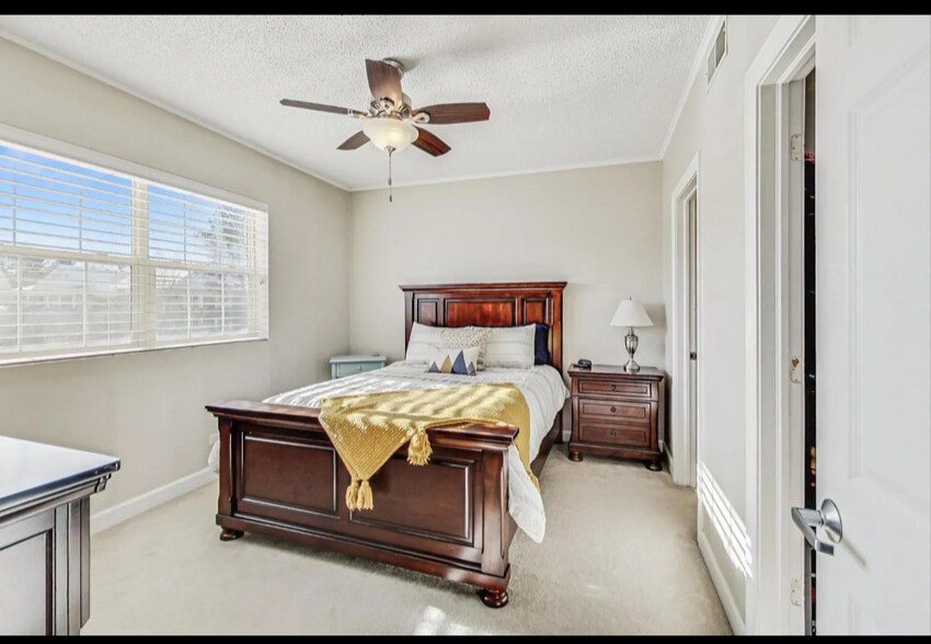 Building Photo - 245 Burlington Ave