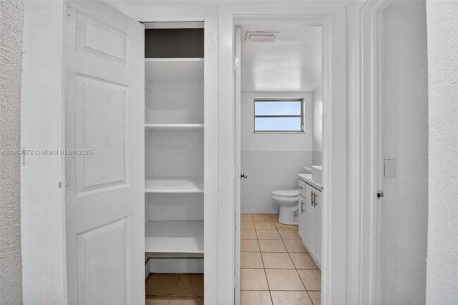 Building Photo - 500 NE 26th St