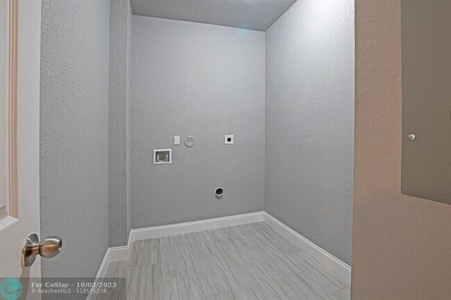 Building Photo - 2019 NW 64th Ave