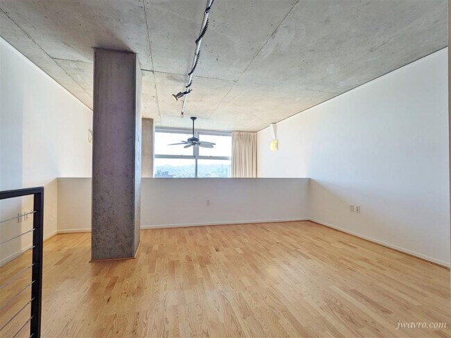 Building Photo - 77 Dow Pl