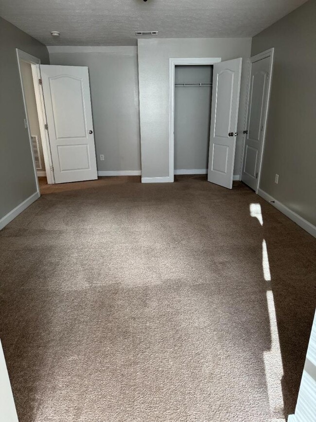 Building Photo - 105 Colorado Cir
