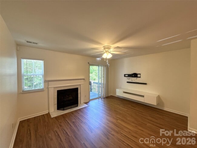 Building Photo - 639 Mountainwater Dr