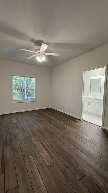 Building Photo - 4967 Pelican Manor