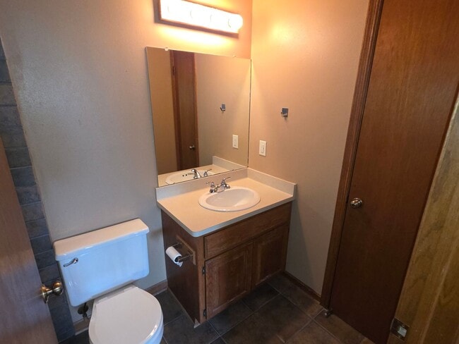 Building Photo - 4 bedroom home in Pleasant Prairie