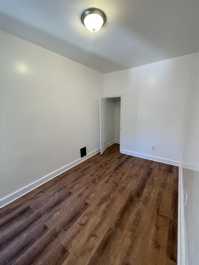 Building Photo - 514 Stevens St