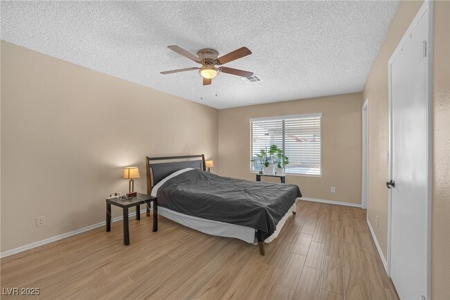 Building Photo - 933 Derringer Ln