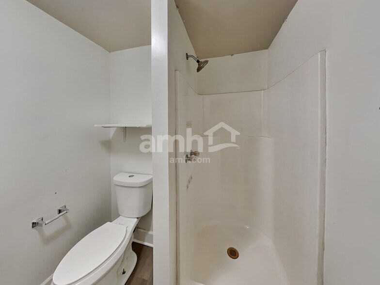 Building Photo - 154 Spring Creek Ct