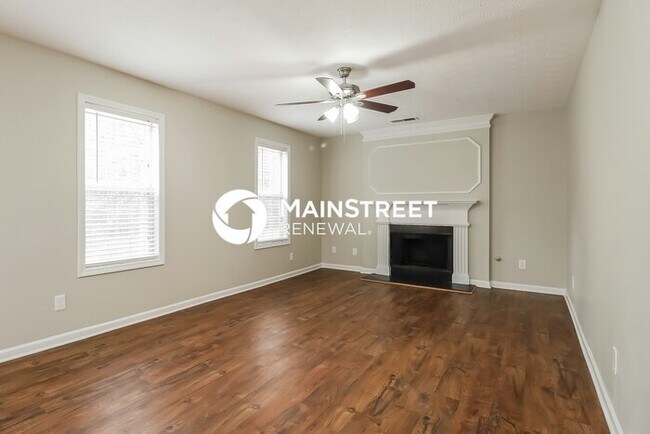 Building Photo - 4 Bedroom Pet-Friendly Home in Lithonia, GA with Main Street Renewal