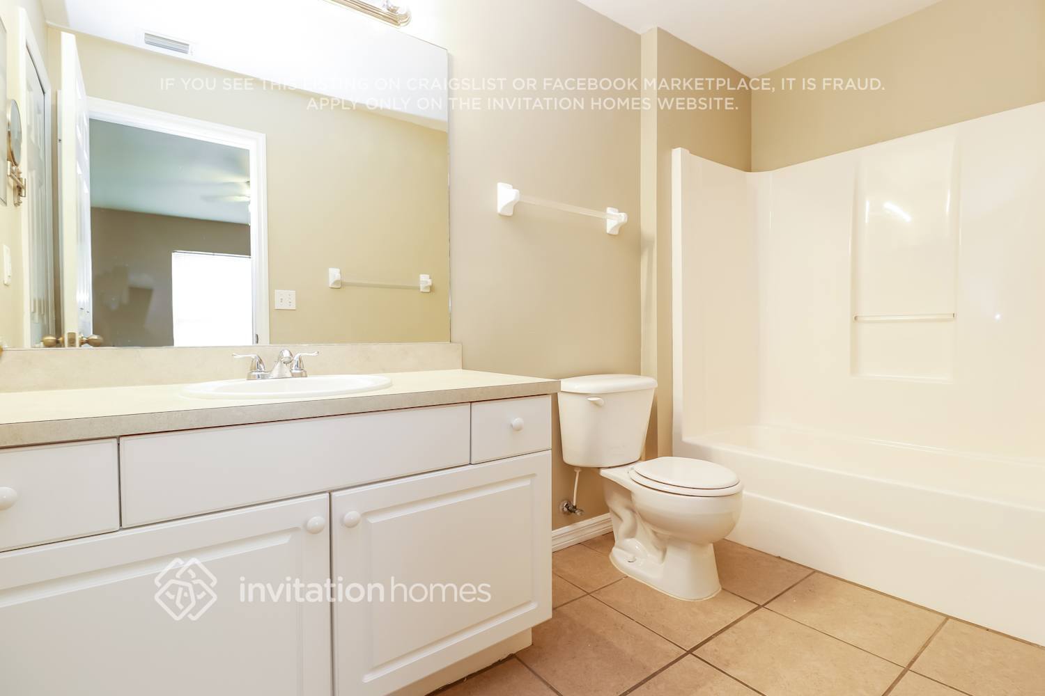 Building Photo - 3322 Oasis Blvd