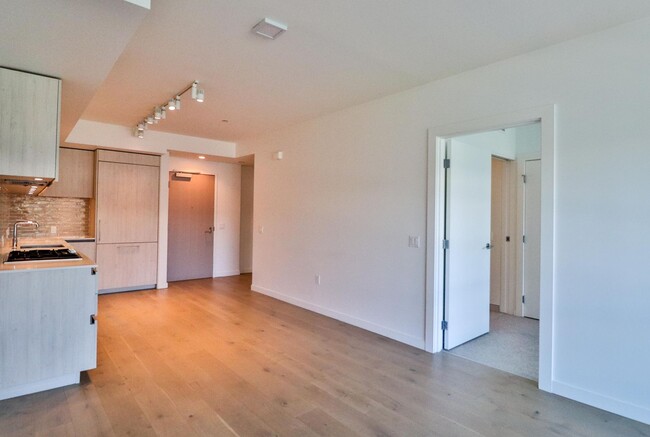 Building Photo - Modern & Spacious 2br/2ba In Mission Bay w...