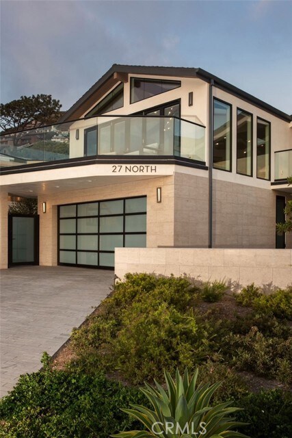 Building Photo - 27 N La Senda Dr