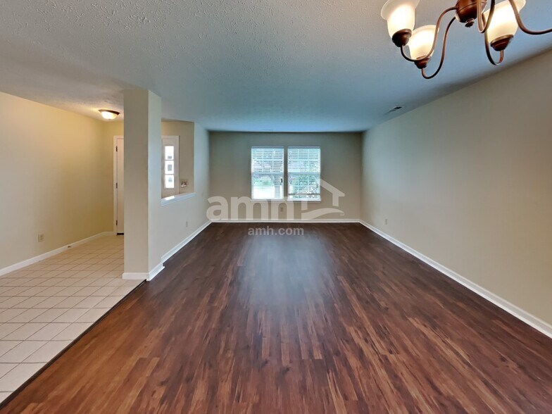 Building Photo - 529 Austrian Way