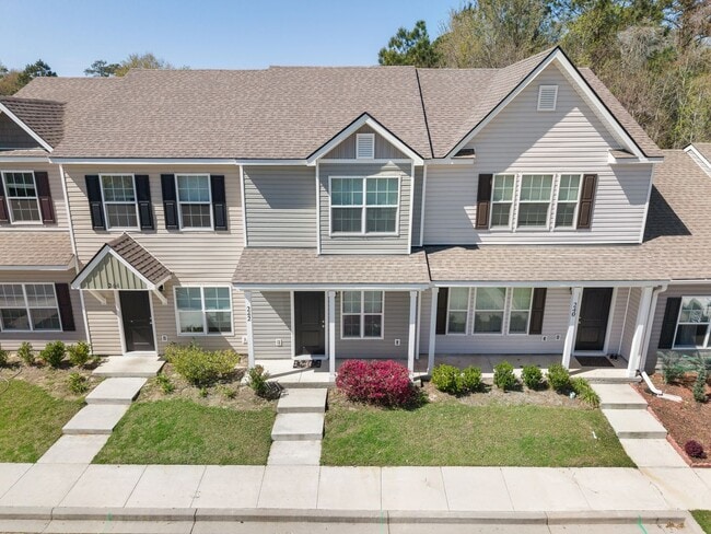 Building Photo - Two Bedroom Townhome