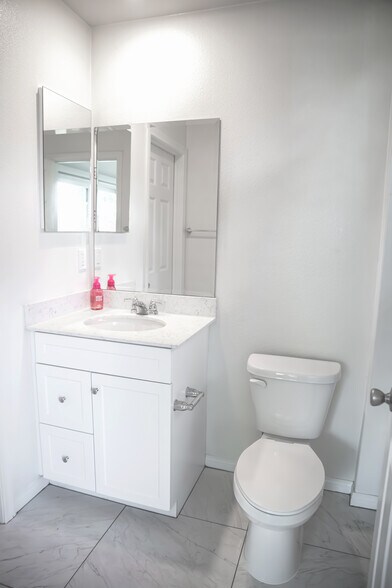 Building Photo - 767 Sienna Way
