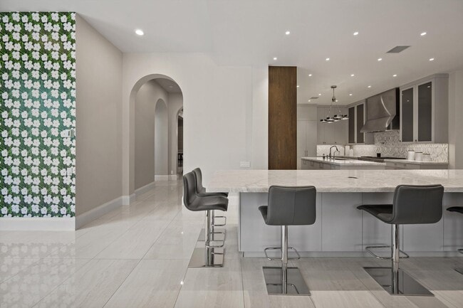 Building Photo - 7474 NE Bay Cove Ct