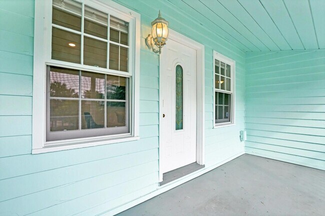 Building Photo - 413 36th St