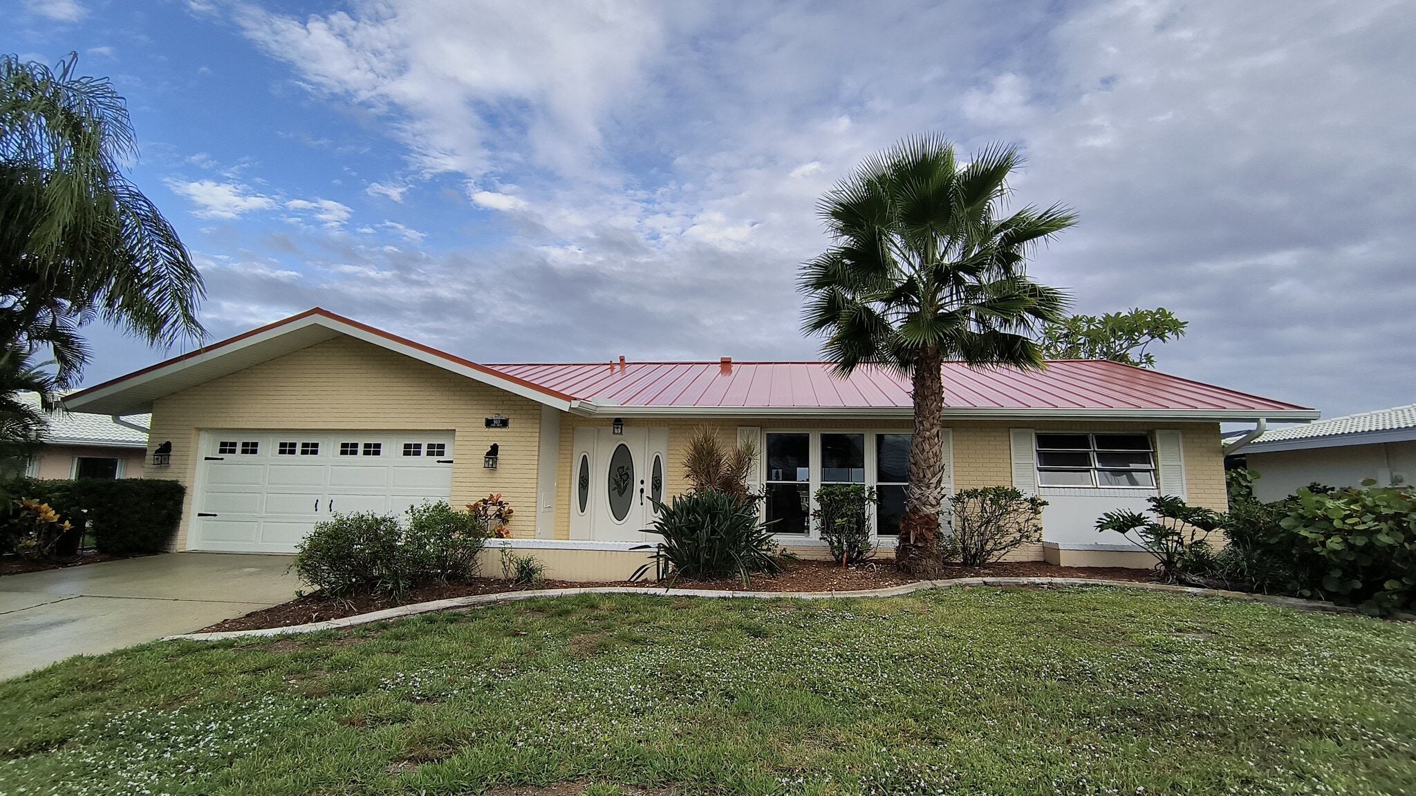 Building Photo - 910 Juno Dr