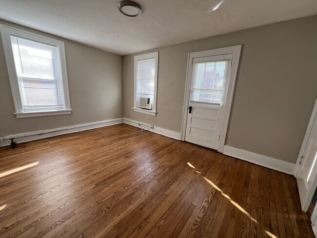 Building Photo - 2173 S Big Bend Blvd