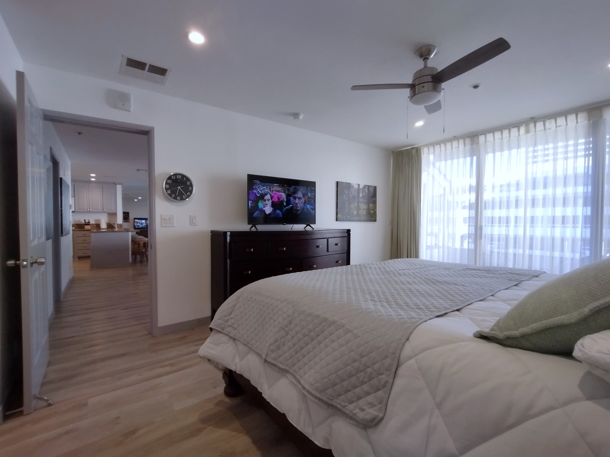 Bedroom with ceiling fan - 121 S Hope St