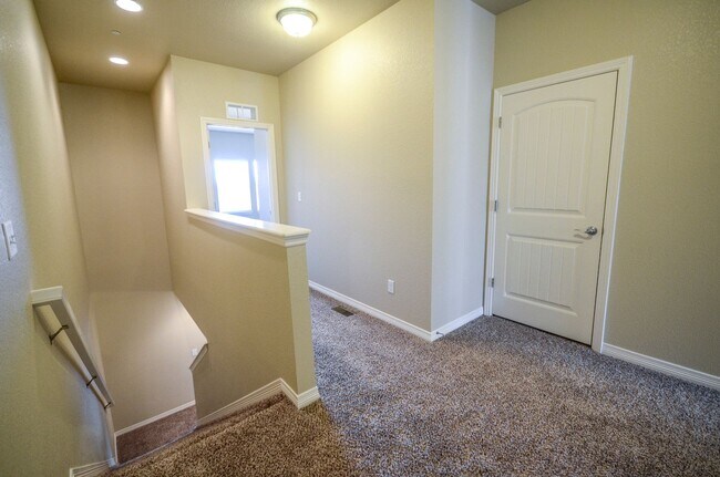 Building Photo - 3836 Manhattan Ave