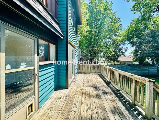 Building Photo - Beautiful, KCMO Home with Historic Charm, Updated Kitchen, Wood Floors and a Fenced Yard!