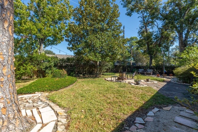 Building Photo - 9262 Friendship Rd