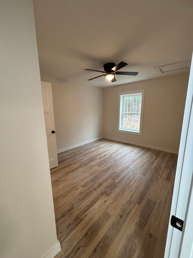 Building Photo - 20 Pond Rd