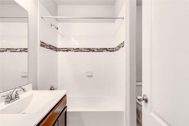 Building Photo - 505 Palmilla St