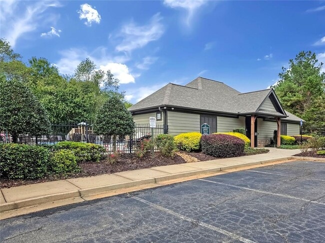 Building Photo - 6869 Lake Overlook Ln