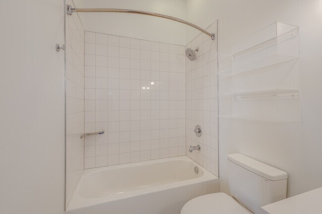 spare bath - 600 S Duke St
