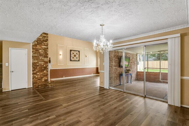 Building Photo - 14919 Parkville Dr