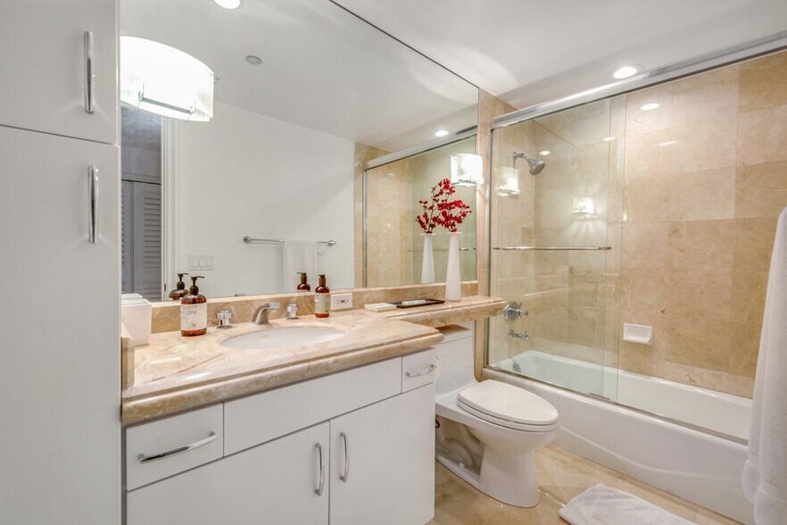 Building Photo - 701 Ocean Ave