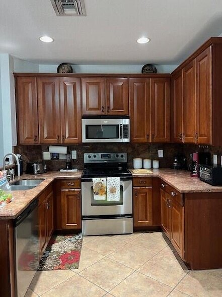 Building Photo - 144 Blue Grotto Dr