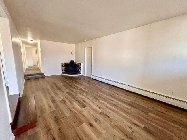 Building Photo - 3 Bedroom Ephrata Home with Garage!